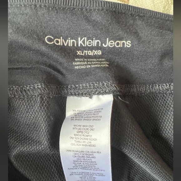 Calvin Klein navy blue jogger - Picture 2 of 5